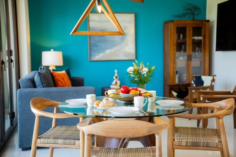 Condo - Image 2