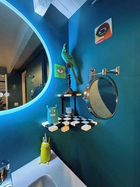 Family Apartment, Lanai, Courtyard View | Bathroom