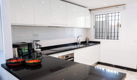 The kitchen is modernly furnished with a Scandinavian touch ensuring full comfort for all your daily meals