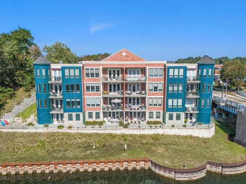 Condo on Top floor of Edgewater Community