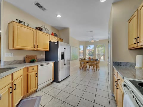 Wowza! We're eating in tonight! Well-appointed kitchen, you bring the groceries, we have the rest.