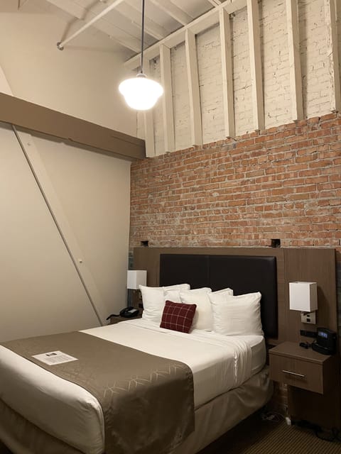 Egyptian cotton sheets, premium bedding, pillowtop beds