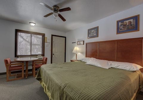 Standard Room, 1 King Bed | Iron/ironing board, free WiFi, bed sheets