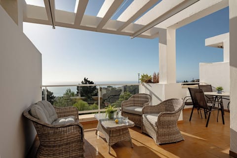 Superior Apartment, 2 Bedrooms, Ocean View, Beachfront | Balcony