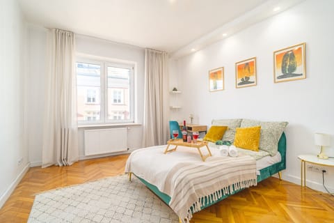 Spacious 3 Bedroom Apartment Perfect for 6 | Book Now with RENTUJEMY