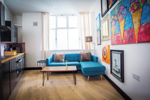 And relax, after a long day. Featuring High Speed Wi-Fi and 60" Television