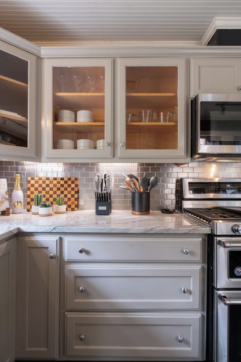 Everything you need, right where you’d want it. Tools for the home chef and the late night snacker.