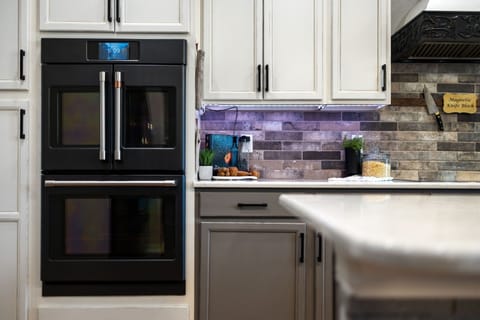 Double door oven with air fryer built in!