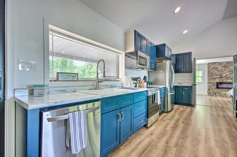 Modern Kitchen | Equipped Space with Elegant Finishes