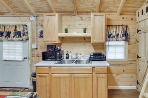 Kitchen | Main Floor | Dining Table | Dishware/Flatware