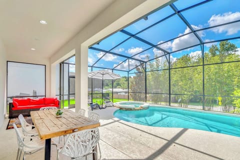 House (5 Bedrooms) | Interior