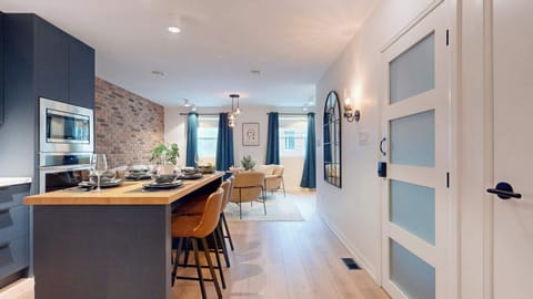 Studio (2 Bedrooms) | Interior