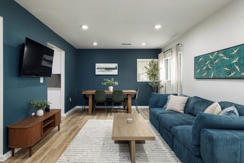 Open-Concept Living – Where Style Meets Comfort