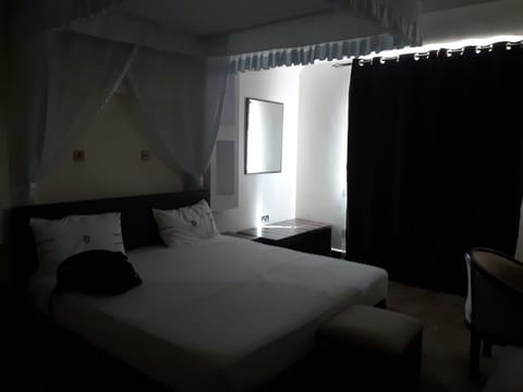 Deluxe Double Room | WiFi (free), bed sheets