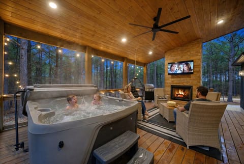 Indoor spa tub