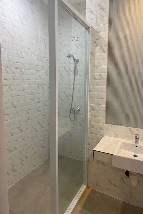 Superior Room, Terrace | Bathroom | Shower, free toiletries, towels