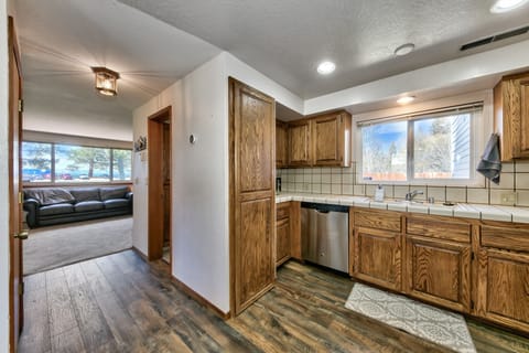 House, 4 Bedrooms | Interior