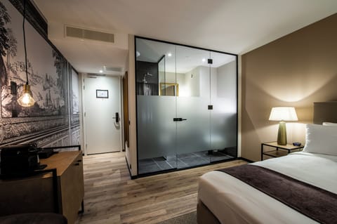 Club Double Room, Courtyard Area | In-room safe, blackout drapes, soundproofing, iron/ironing board