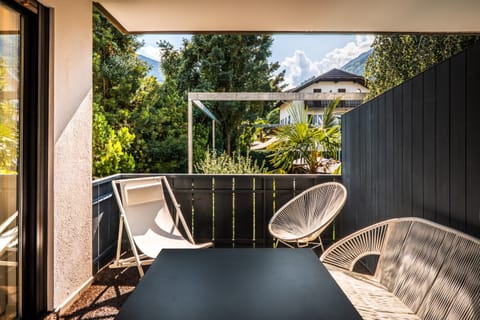 Balcony with seating