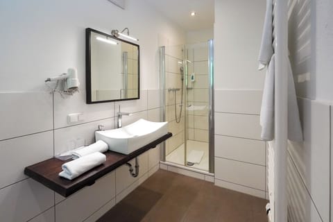 Deluxe Double Room, Balcony, Mountain View | Soundproofing, free WiFi