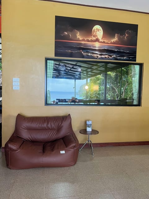 Private Room with Sea View | Free WiFi