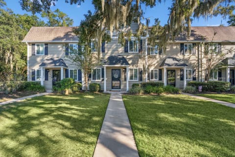 Ocean Walk, N2 - 850 Mallery Street