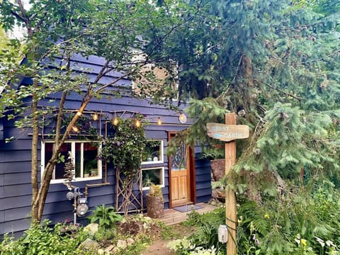 Welcome to Cedar Forest Cabin