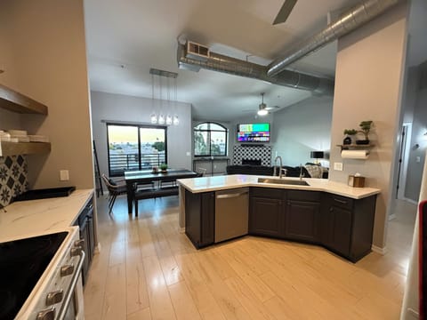 Kitchen/Dining area