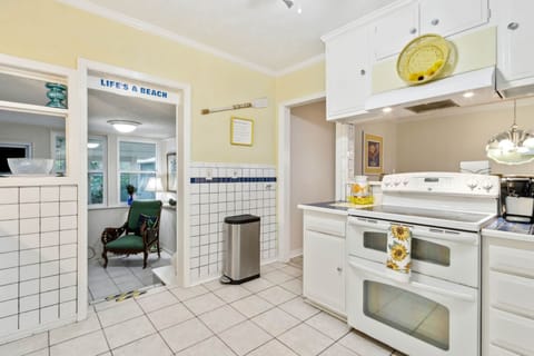 1267 S Fletcher Ave - Full Kitchen 1