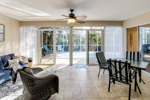 Sunroom | Smart TV