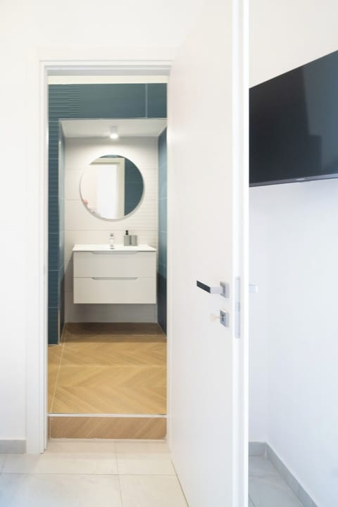 In-room safe, soundproofing, free WiFi