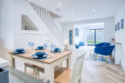 Hatherleigh Drive - 2 Bedroom House - Mumbles (9176)
