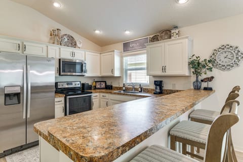 The Villages Vacation Rental | 2BR | 2BA | Step-Free Access | 1,380 Sq Ft