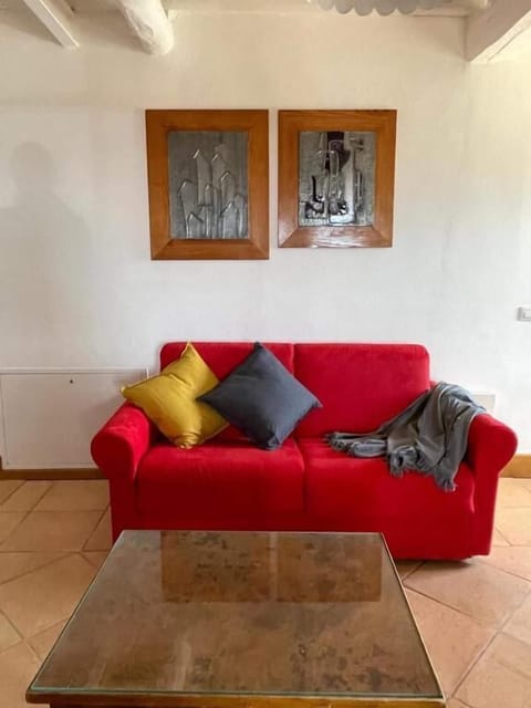 Comfort Apartment, Hill View | Blackout drapes, iron/ironing board, free WiFi, bed sheets