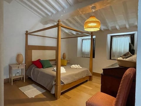 Comfort Apartment, Vineyard View | Blackout drapes, iron/ironing board, free WiFi, bed sheets