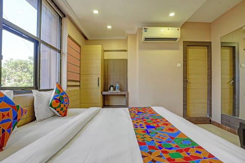 Egyptian cotton sheets, premium bedding, in-room safe, free WiFi