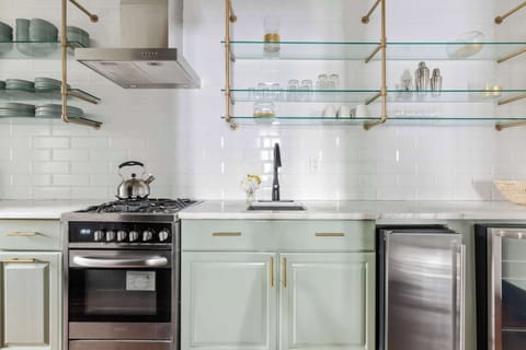 Fully equipped kitchen 2