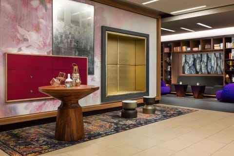 Hyatt Centric Arlington - Lobby