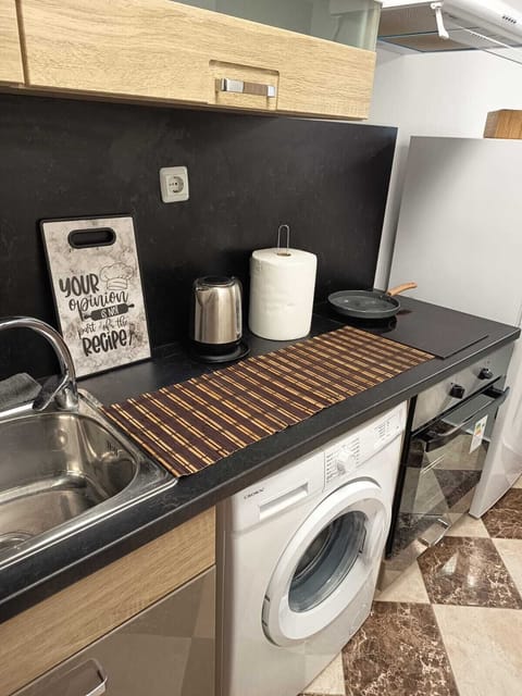 Fridge, oven, stovetop, highchair