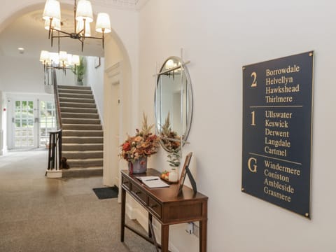 Cottage | Interior