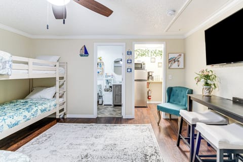 Spring Hill Vacation Rental | Studio | 1BA | 500 Sq Ft | 1 Step Required