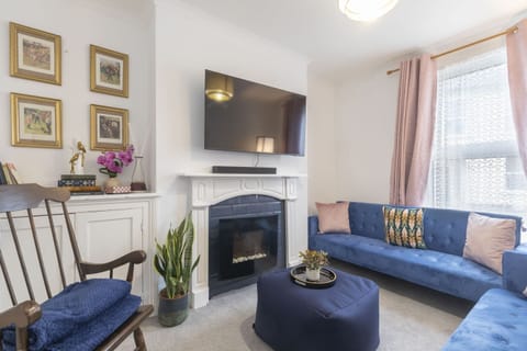 Living Room / Lounge