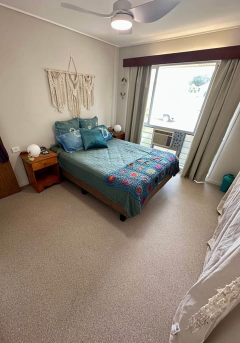 The Textile Room - Queen Bed 