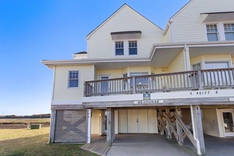 Relaxed coastal comfort with ocean views in Buxton.