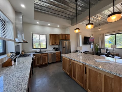 Emerald Blue Villa - Modern 2BR w/ Rooftop & Pool (5087)