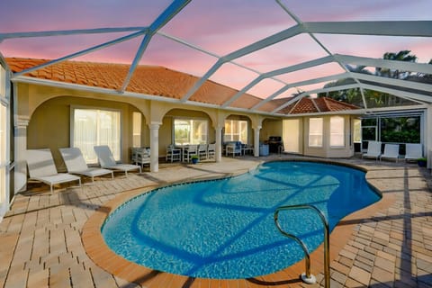 Captivating sunsets at Villa Blu