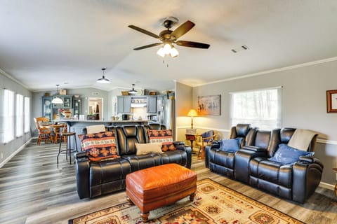Midlothian Vacation Rental | 3BR | 2BA | 1,368 Sq Ft | 5 Steps to Enter