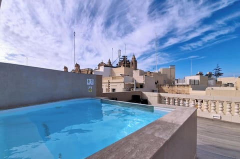 Private Rooftop Pool