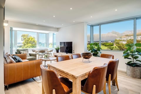 House | 2 bedrooms, desk, Internet