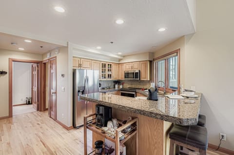 House, 3 Bedrooms | Private kitchen | Fridge, oven, coffee/tea maker, electric kettle